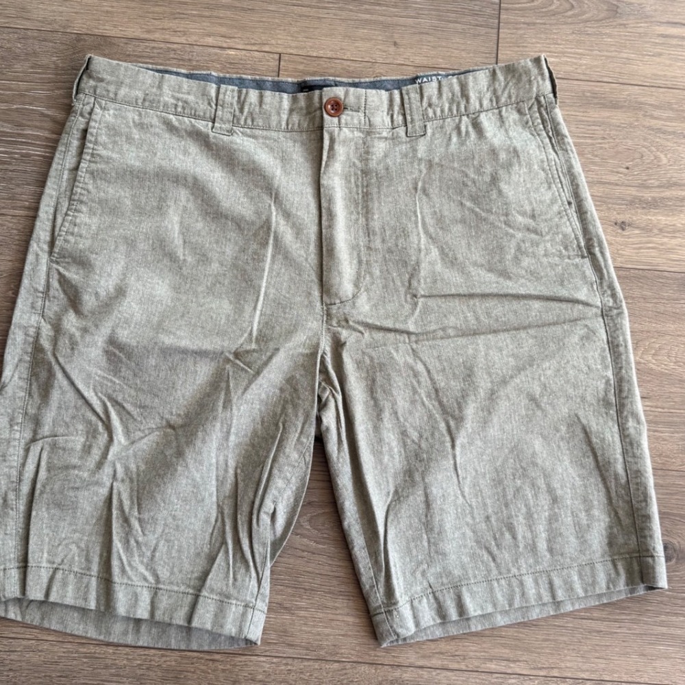 J.Crew Mens Stretch Chino Shorts 36 Olive Herringbone Flat Front 10.5 Inseam